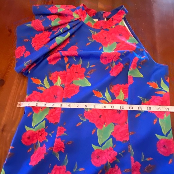 Dress - Picture 6 of 6